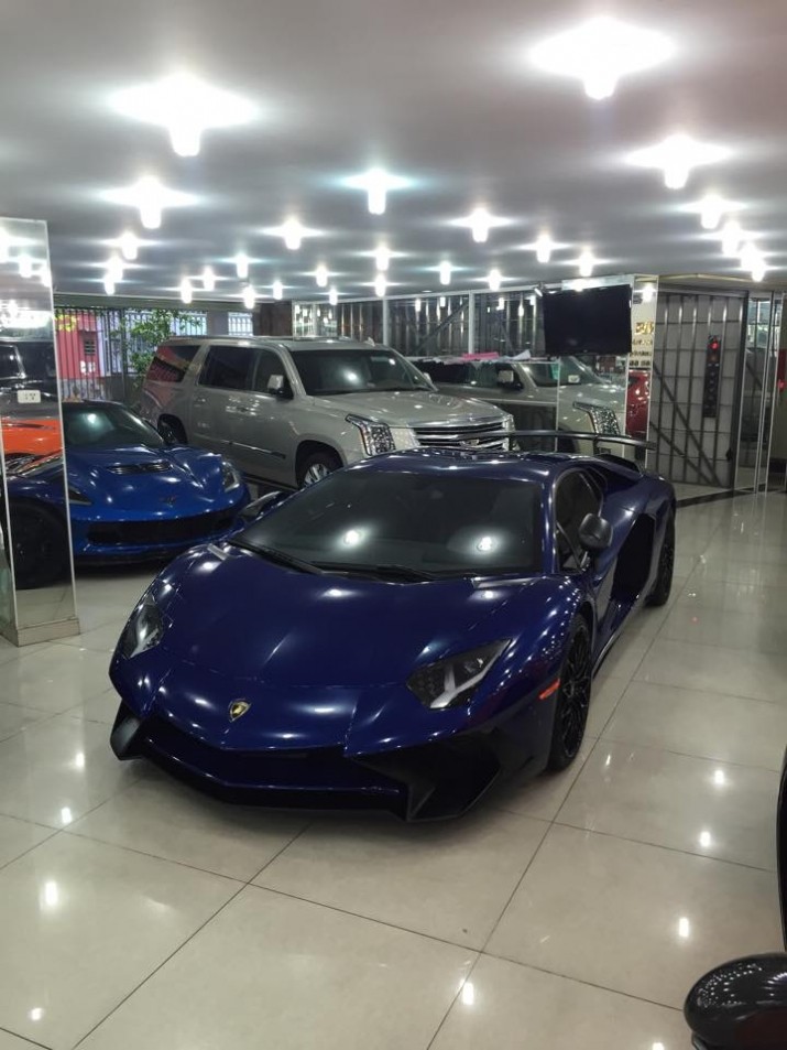 Sieu bo Aventador LP 750-4 SV Roadster doc nhat VN co gi?-Hinh-2